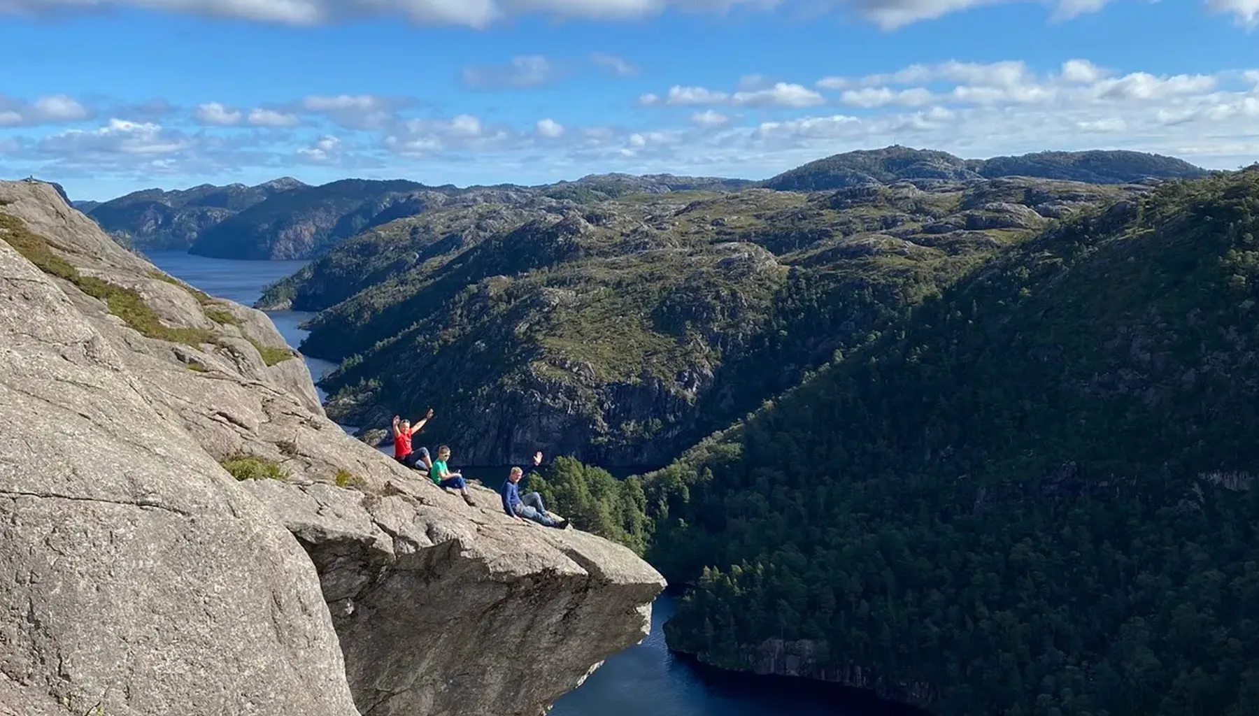 Utsiktspunktet på Hågåsen, høyt over fjorden og havnene på Hidra